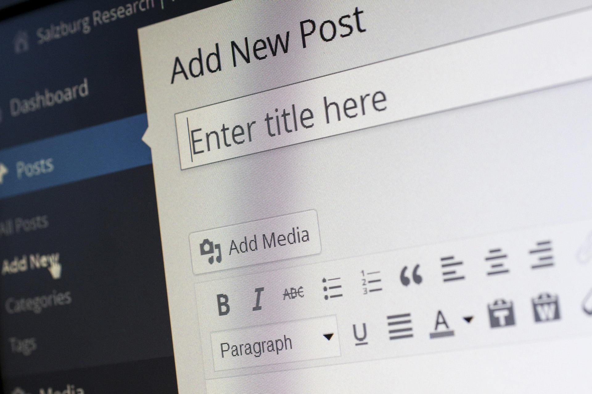 WordPress vs développement sur mesure : que choisir pour votre site ?
